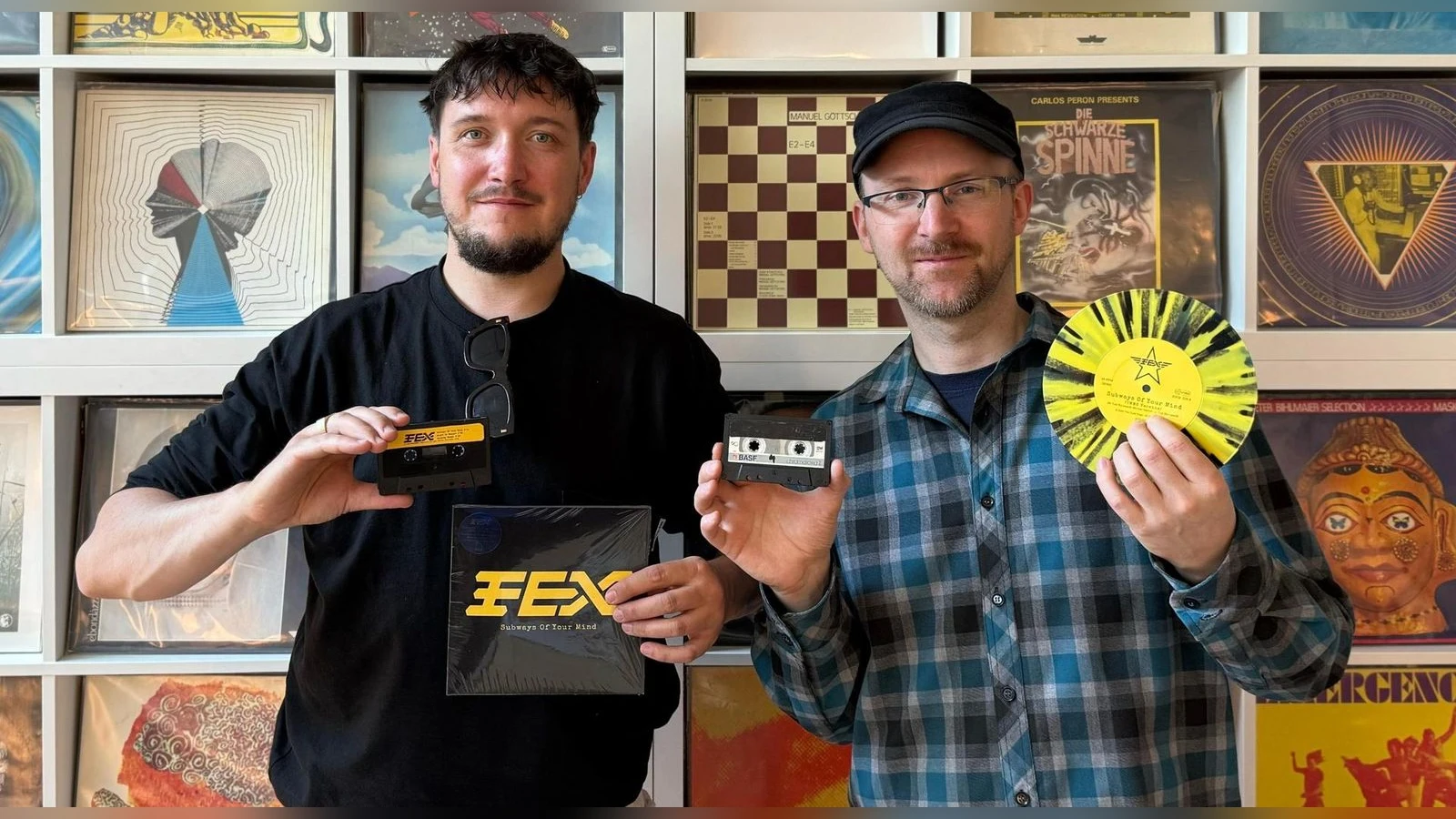 Nico Gräfenhan und Günter Stöppel mit einer besonderen FEX-Kassette