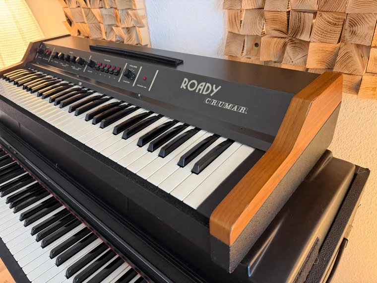 Detail eines Roady E-Pianos im Records.de Studio